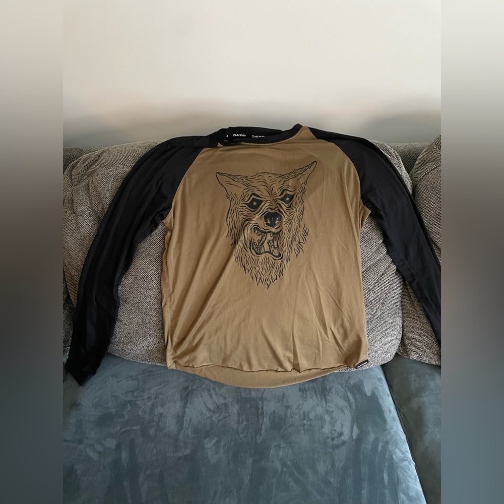 Dakine’s Women’s Jersey